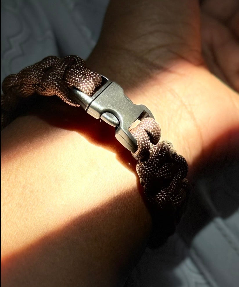Paracord bracelet