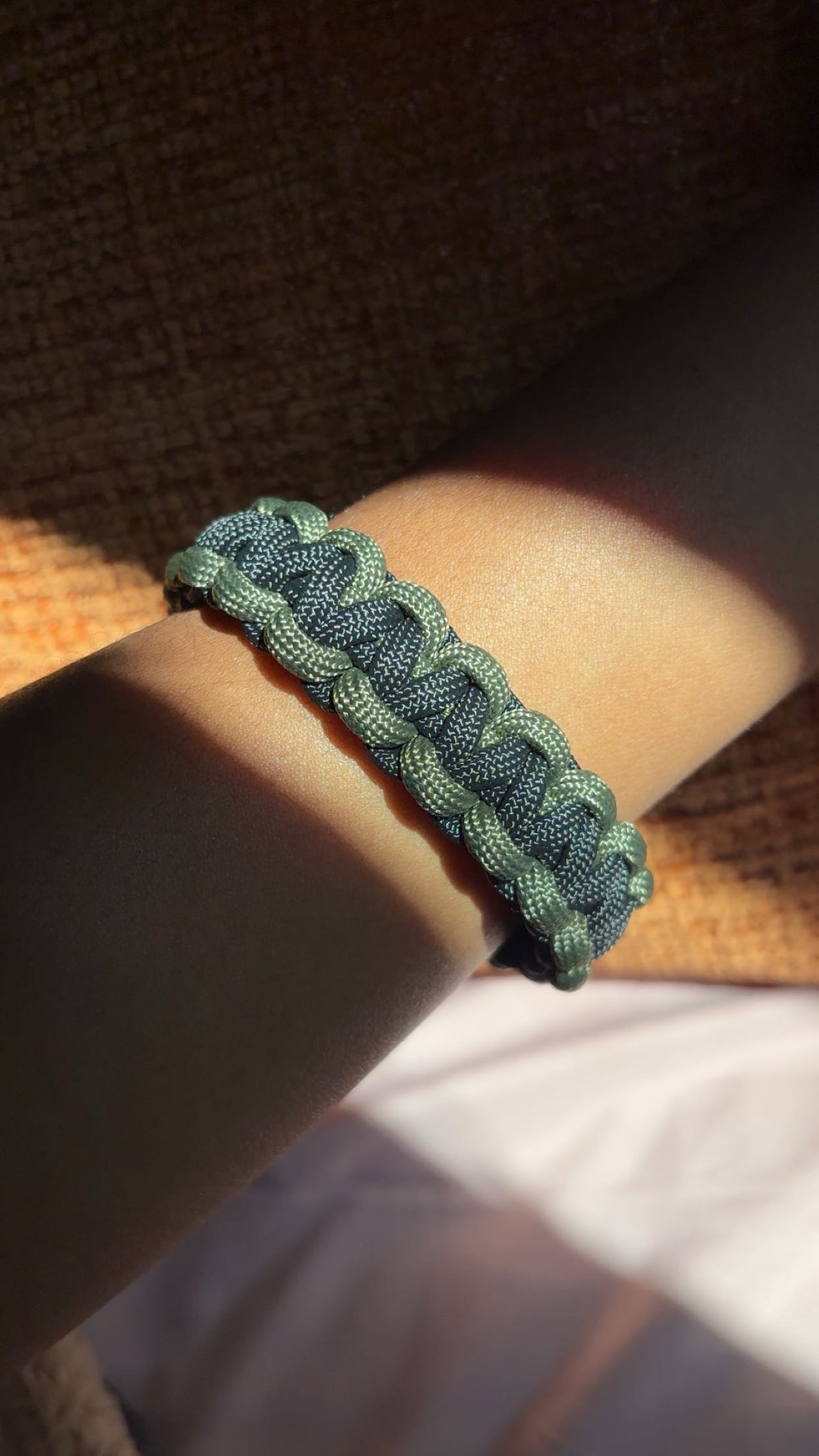 Paracord bracelet